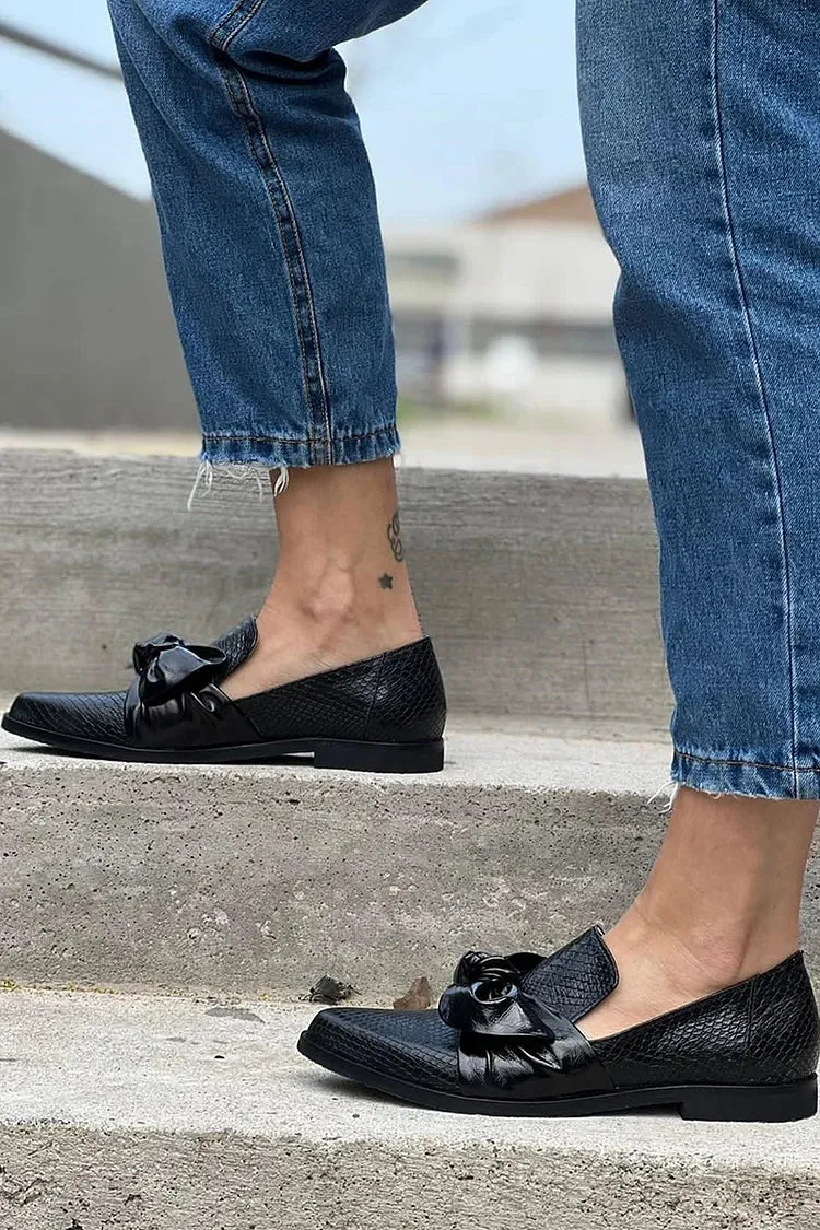 Florine™ | Elegant Black Loafers with Bow
